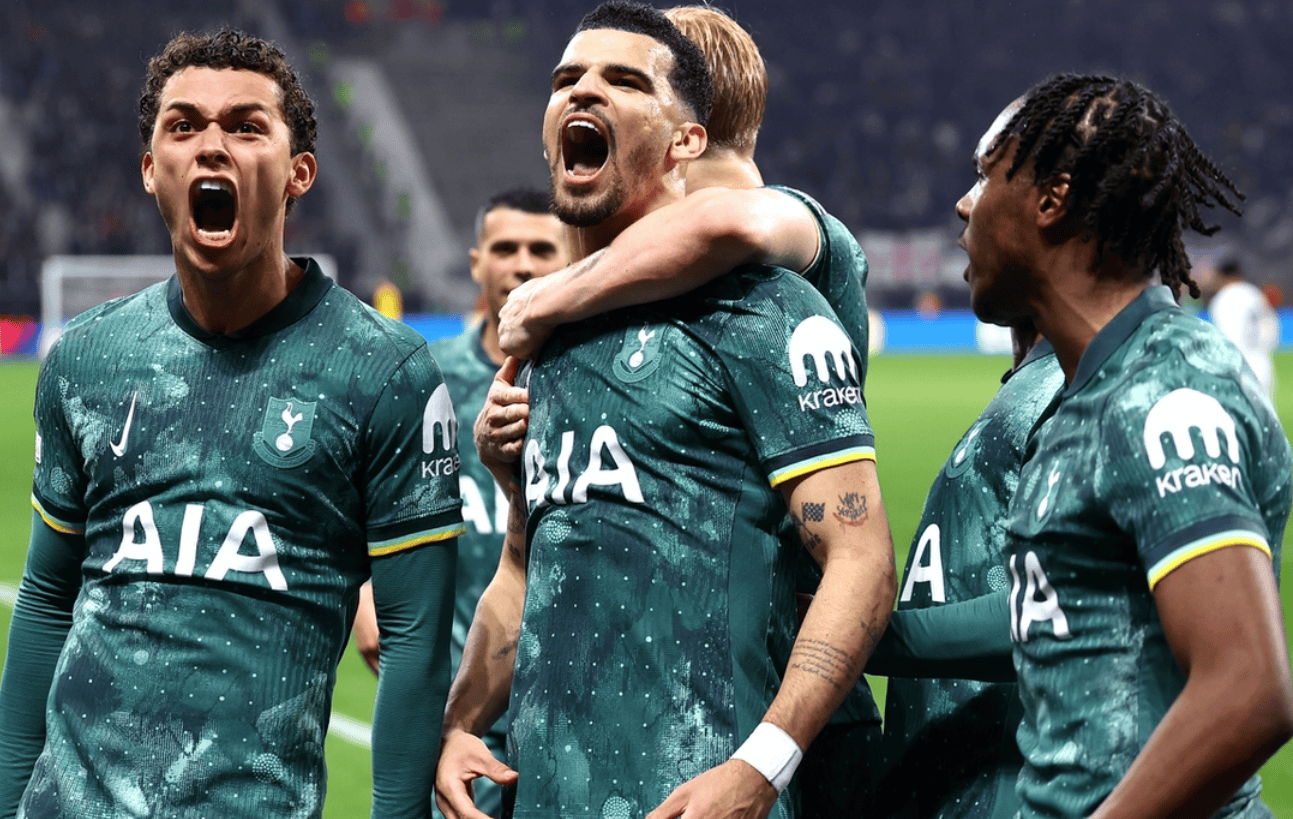 包含欧联窗口期走向成谜，曼联伤情更新，震撼外界，团队化学反应显著的词条