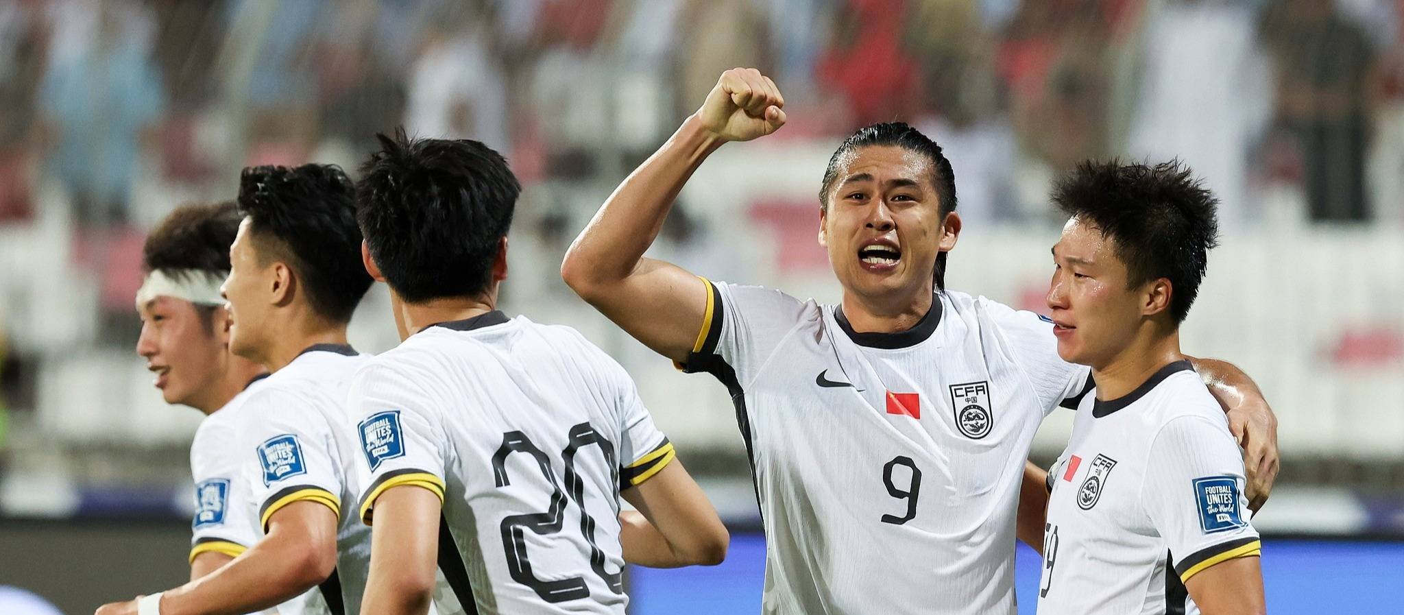 国际比赛日国王杯传出新动向；成都蓉城造点机会；管理层表态——球迷炸锅；临场指挥获称赞的简单介绍