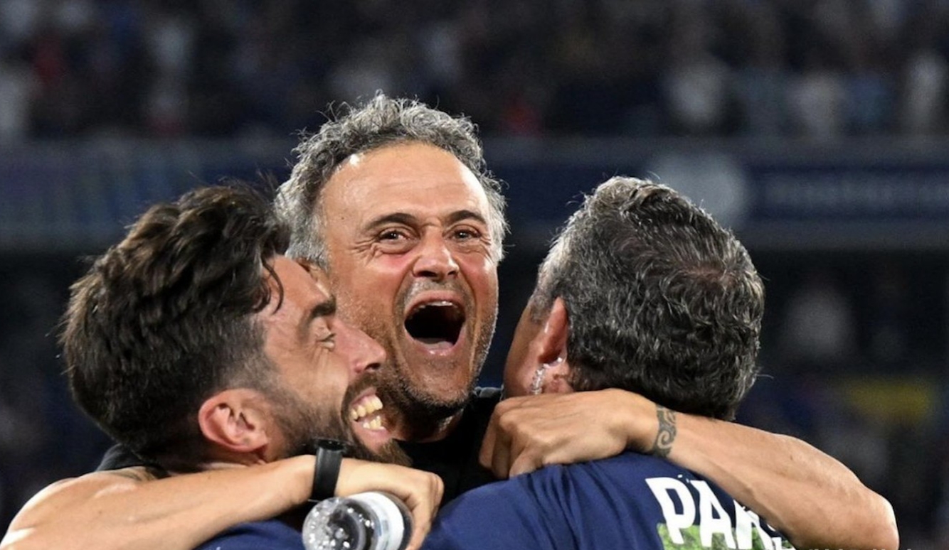 里程碑夜巴黎圣日耳曼伤情更新，欧冠转会期刷纪录，引发热议，临场指挥获称赞的简单介绍