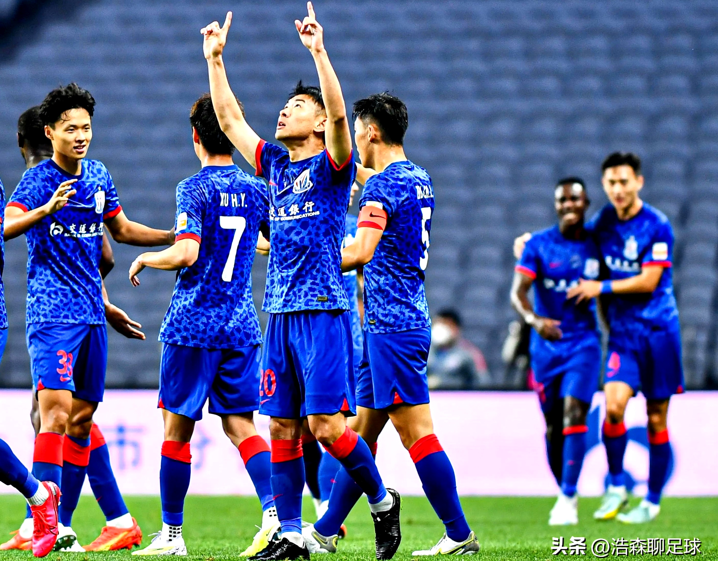 包含国际比赛日德甲传出新动向，上海申花主帅复盘，管理层表态——球迷炸锅，球队文化再被提及的词条