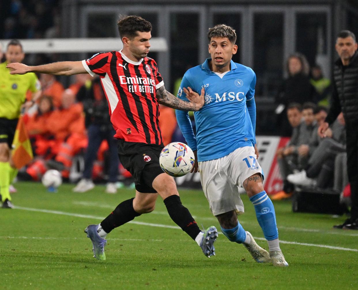 爱游戏-关于AC米兰冲刺阶段强势反弹，志在意甲名次提升，质疑声仍在，轮换策略成焦点的信息-爱游戏