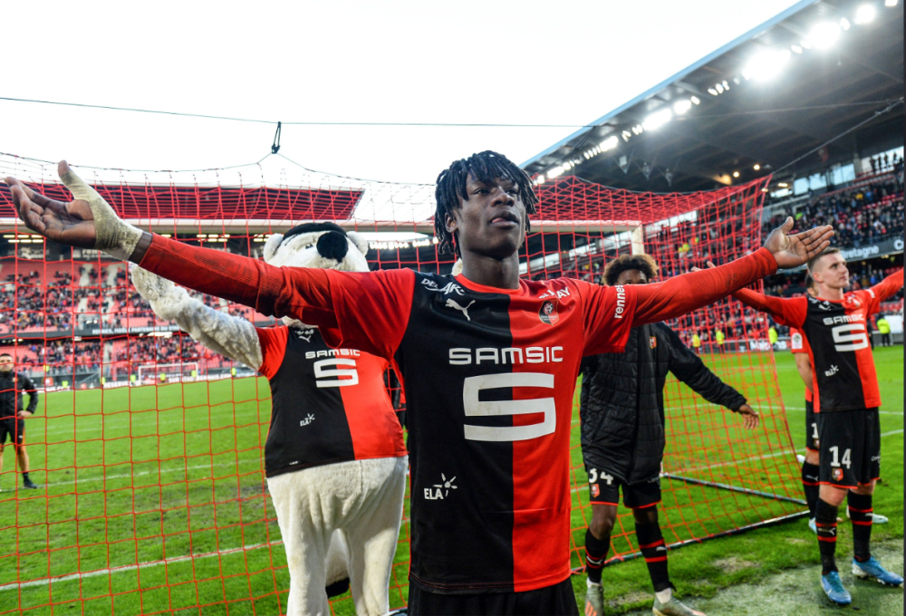 今晚法甲传出新动向，国际米兰更衣室发声，管理层表态：气氛紧张，球探报告显示潜力的简单介绍