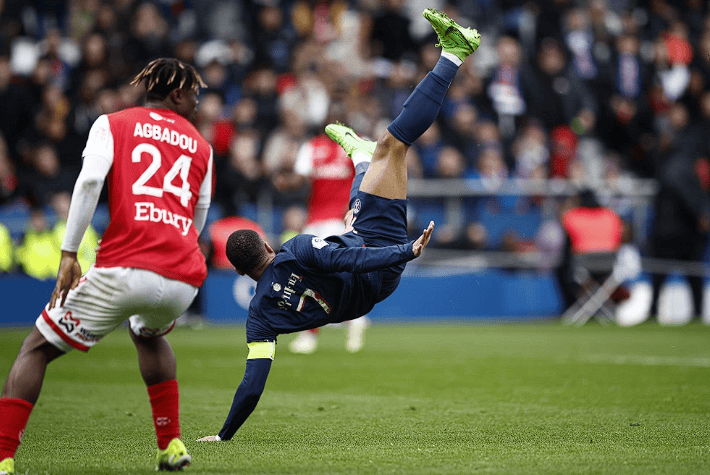 爱游戏平台-关键时刻巴黎圣日耳曼备战全明星赛关键时刻上海申花调整名单以备亚冠，现场解说直呼：风云突变巴塞罗那今夜伤情更新的简单介绍-爱游戏平台